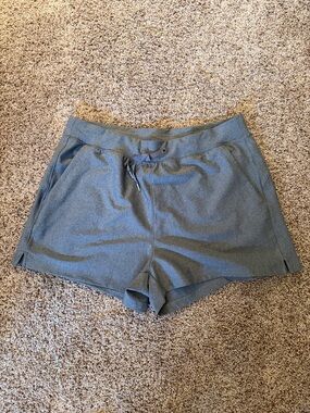 Old Navy Active Powersoft High-Rise Go-Dry Gray Shorts - L